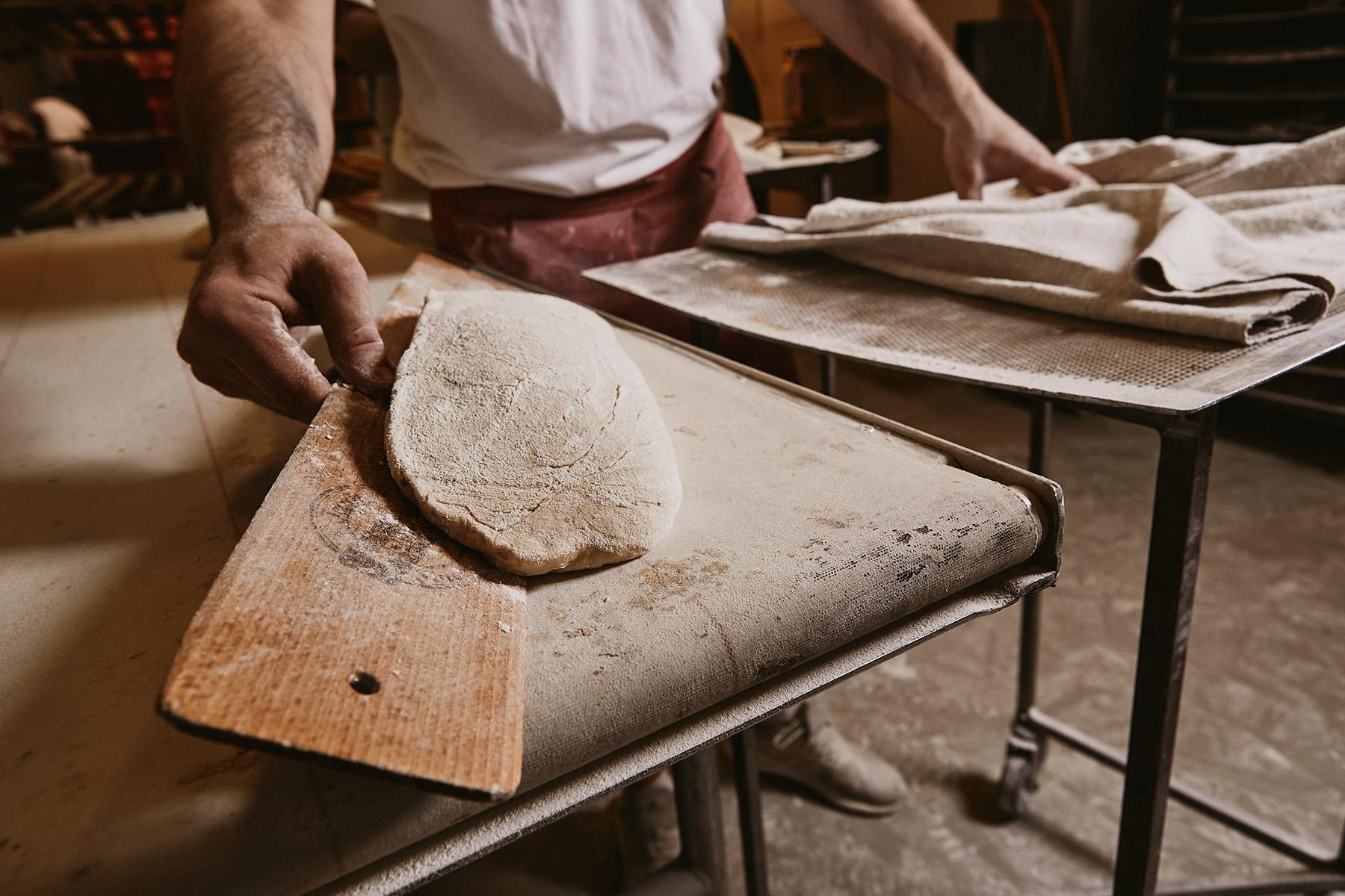 Brotherstellung, Brot, Handwerk, Backwerk, Bäckerei, Pfeifle, Andreas Gerhardt, Nacht