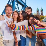 Lifestyle, Peoplefotografie, Kaplan Language School, Freiburg, Andreas Gerhardt, Fotograf, Malt, Diversität, International, Students